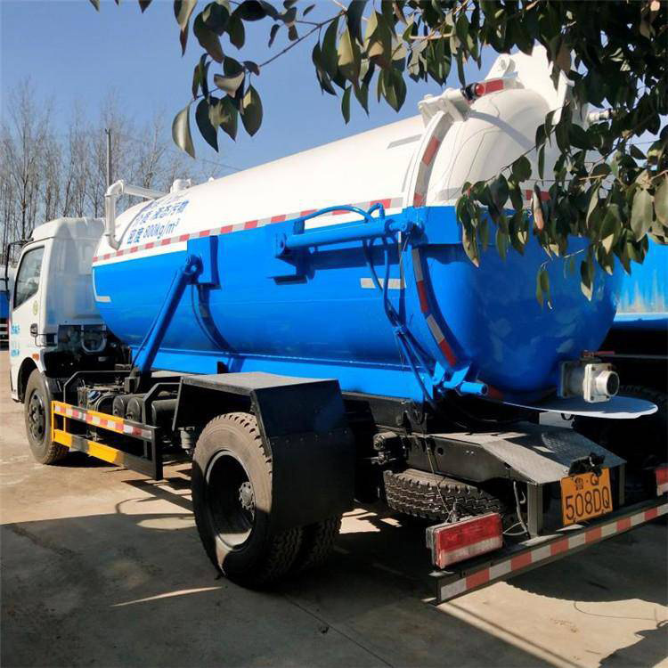 吸污車
